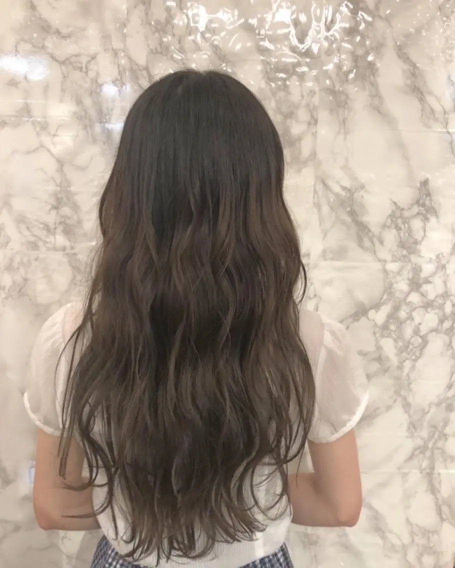 ロング カラー バレイヤージュ グレージュ レイヤーカット 🟦西荻窪メンズ特化 美容師🟦Yu-Jiのヘアスタイル