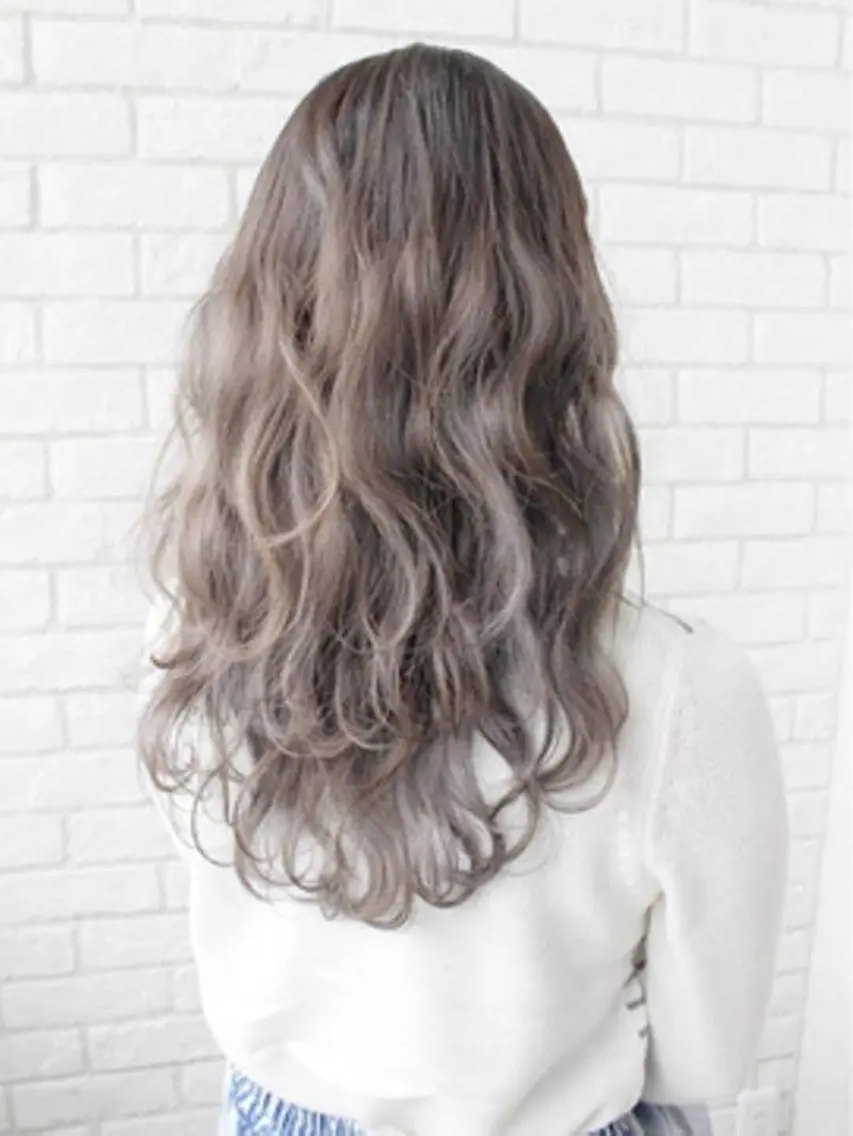 ロング カラー 大阪レミーエクステ チビ編み込みのヘアスタイル