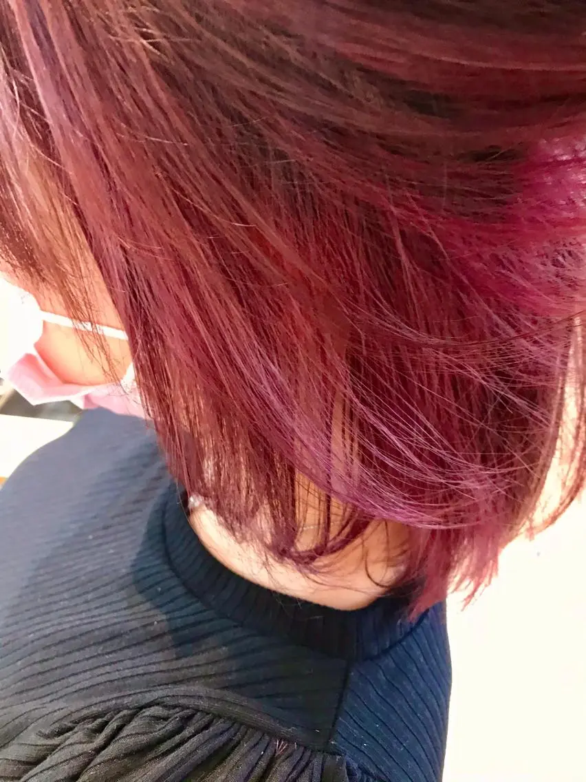 ミディアム カラー カシス インナーカラー ピンクカラー ヘアカラー トリートメント ブリーチ/髪質改善/ レイヤー/YUTOのヘアスタイル