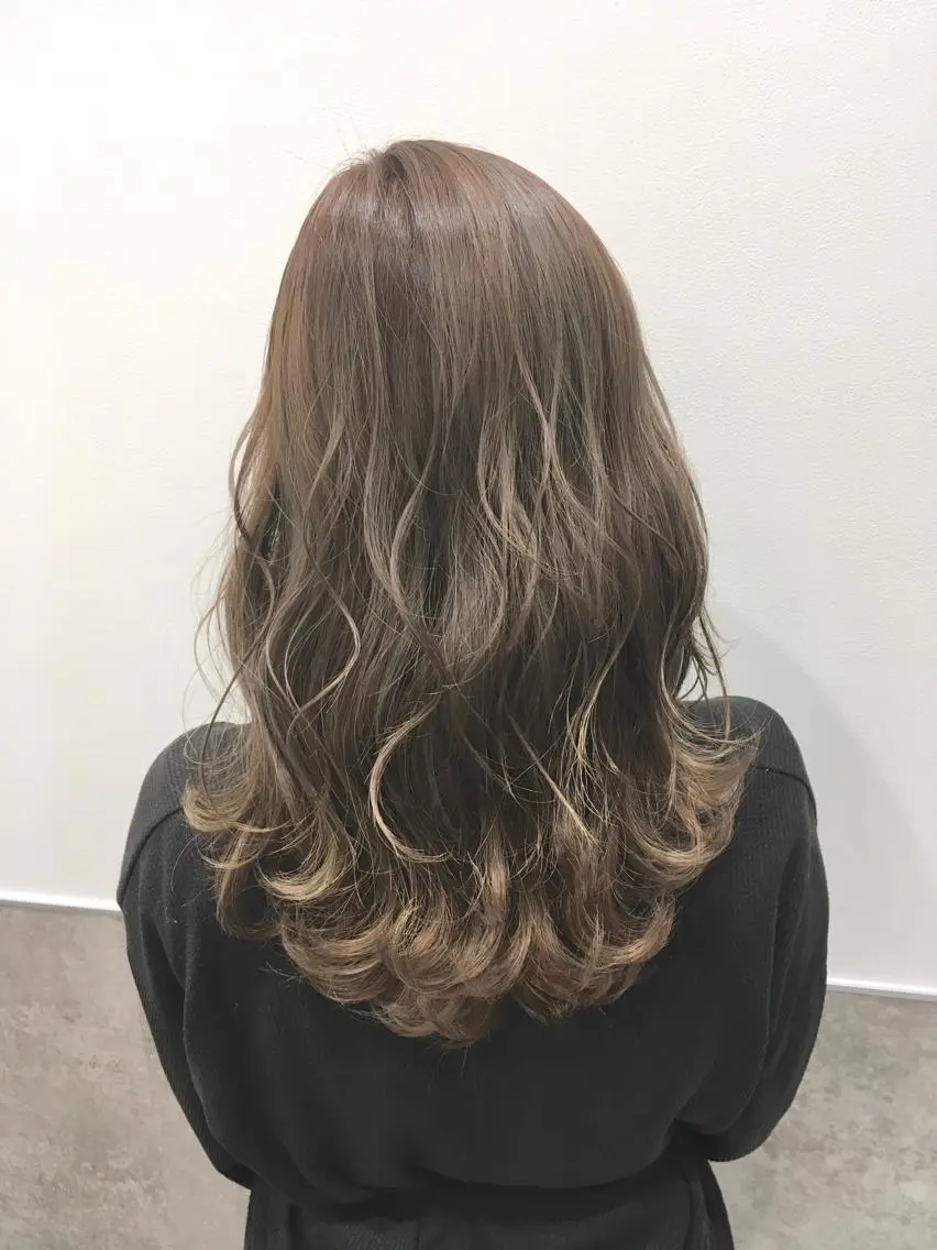 ロング カラー ハイライトカラー ハイライト ヘアカラー トリートメント ヘアセット yoshi ☆のヘアスタイル