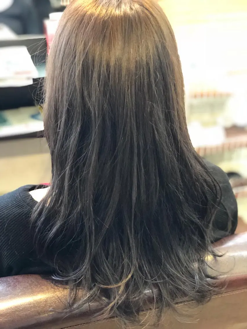 ロング カラー アッシュ アッシュグレー アッシュグレージュ グレージュ 増山 大起のヘアスタイル