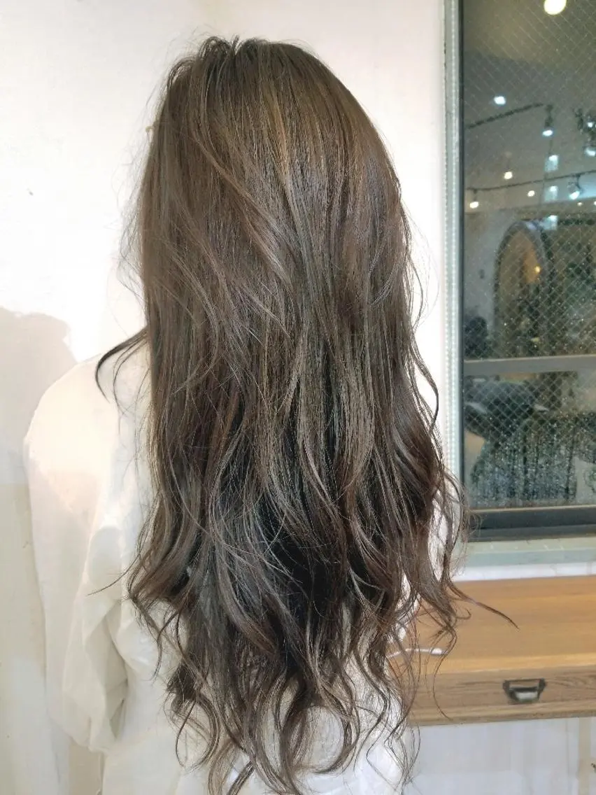 ロング カラー ハイライトカラー ハイレイヤー ハイライト レイヤーカット すずき えりのヘアスタイル