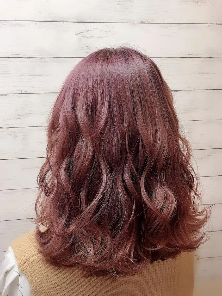 ミディアム カラー ブラウンカラー 透明感カラー ピンクカラー ピンクブラウン ヘアカラー ヘアセット 韓国ヘア🤍髪質改善 🇰🇷AKANEのヘアスタイル