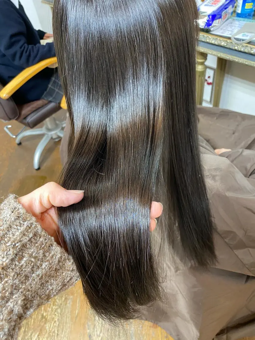 ロング トリートメント エクステ ハイトーン 💭黒崎ハルカのヘアスタイル