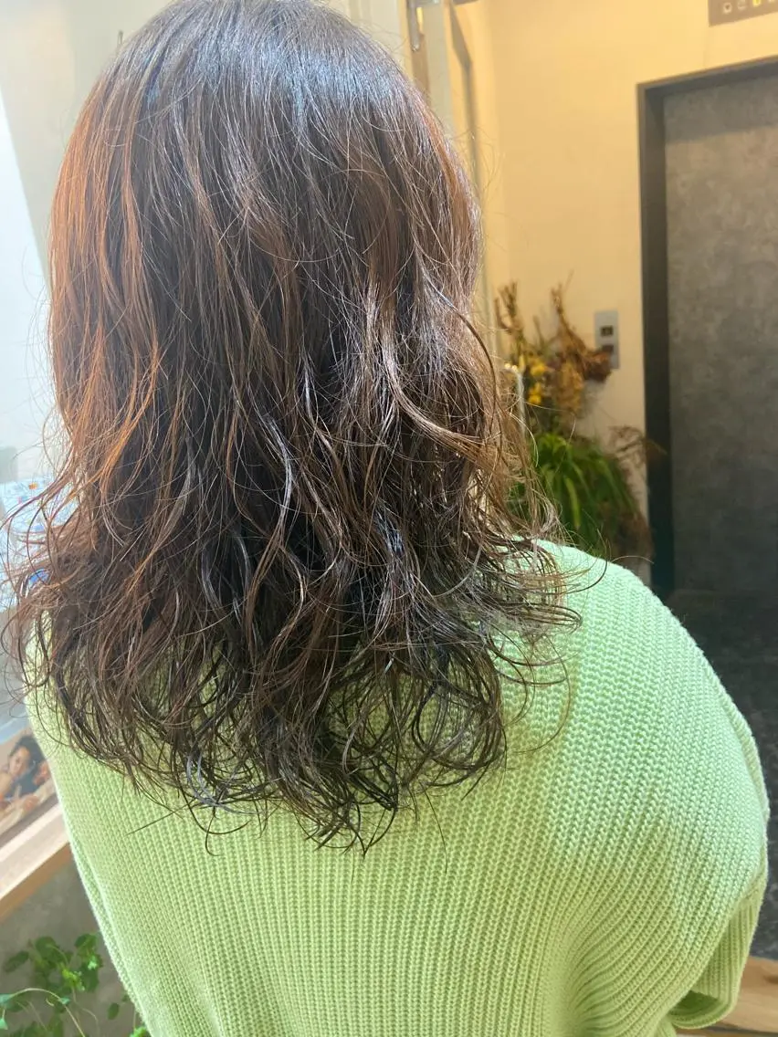 セミロング パーマ SALTWATER AYARIのヘアスタイル