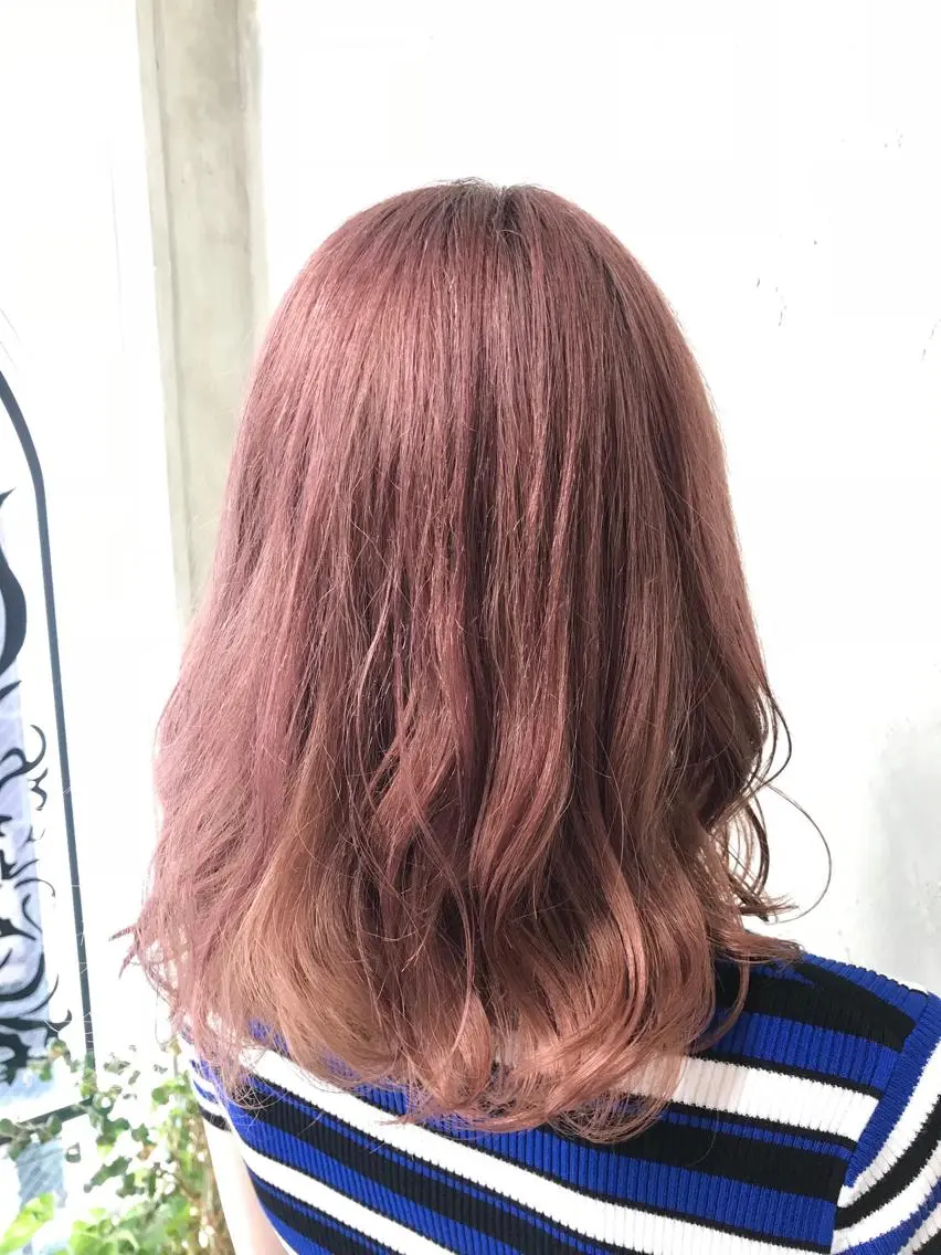 ミディアム カラー パーマ ヘアアレンジ ピンクカラー ホワイトピンク 🌈髪質改善💕 縮毛矯正✨青木まで✨のヘアスタイル