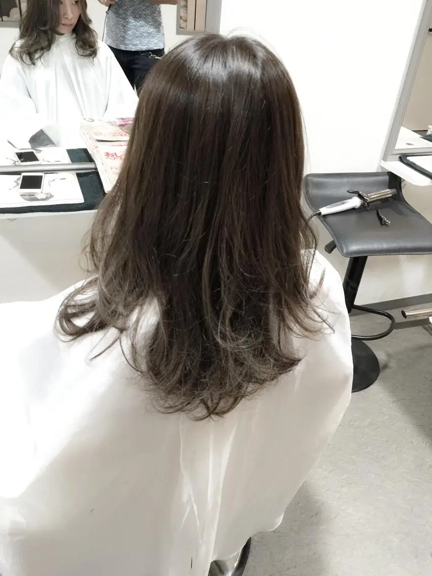 セミロング ロング カラー グレージュ トリートメント 吉本 yoshimotoのヘアスタイル