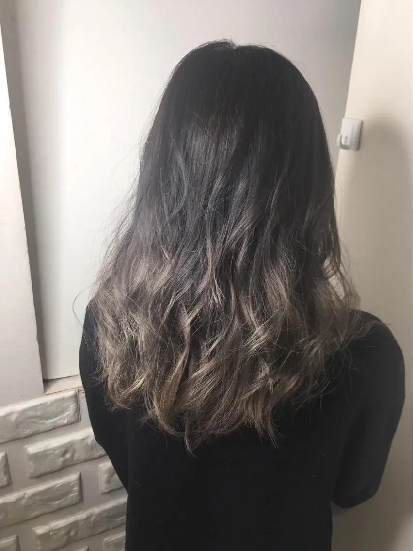 セミロング カラー ダブルカラー グラデーションカラー 農添 杏のヘアスタイル