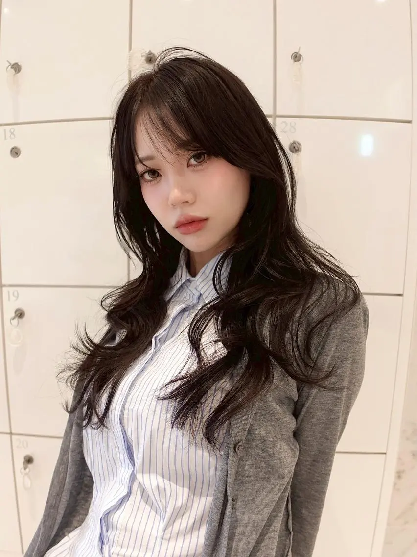 ロング アヴァンスクロス あべのルシアス店のヘアスタイル