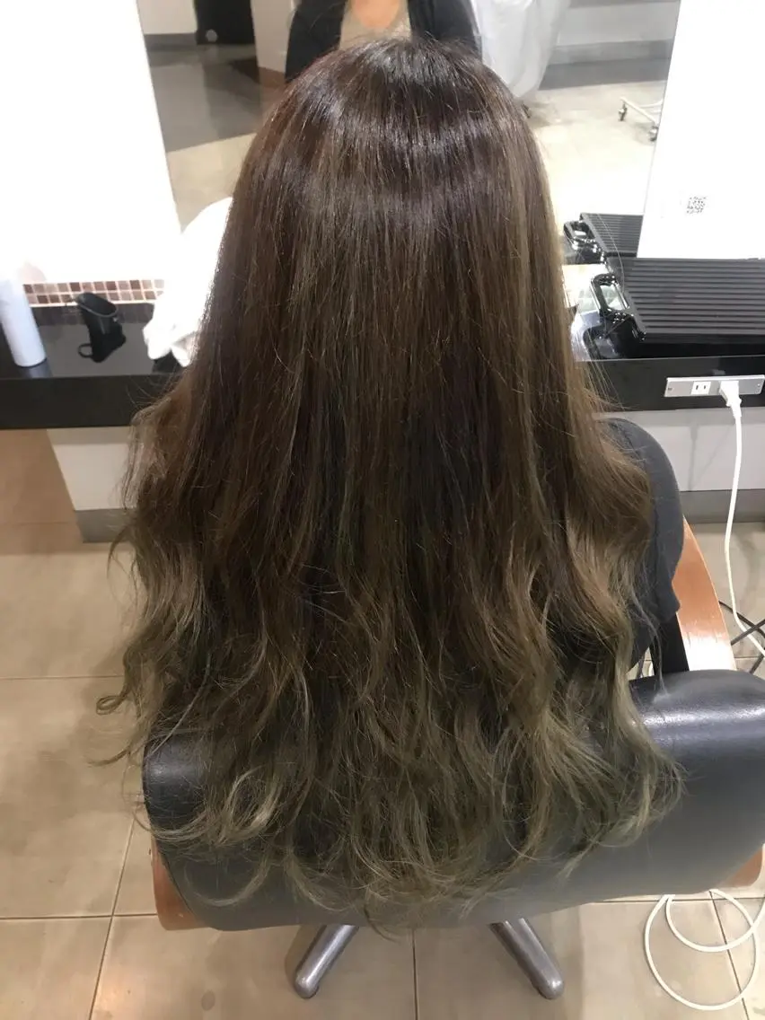 ロング カラー ヘアアレンジ グラデーションカラー 烏山 達也のヘアスタイル