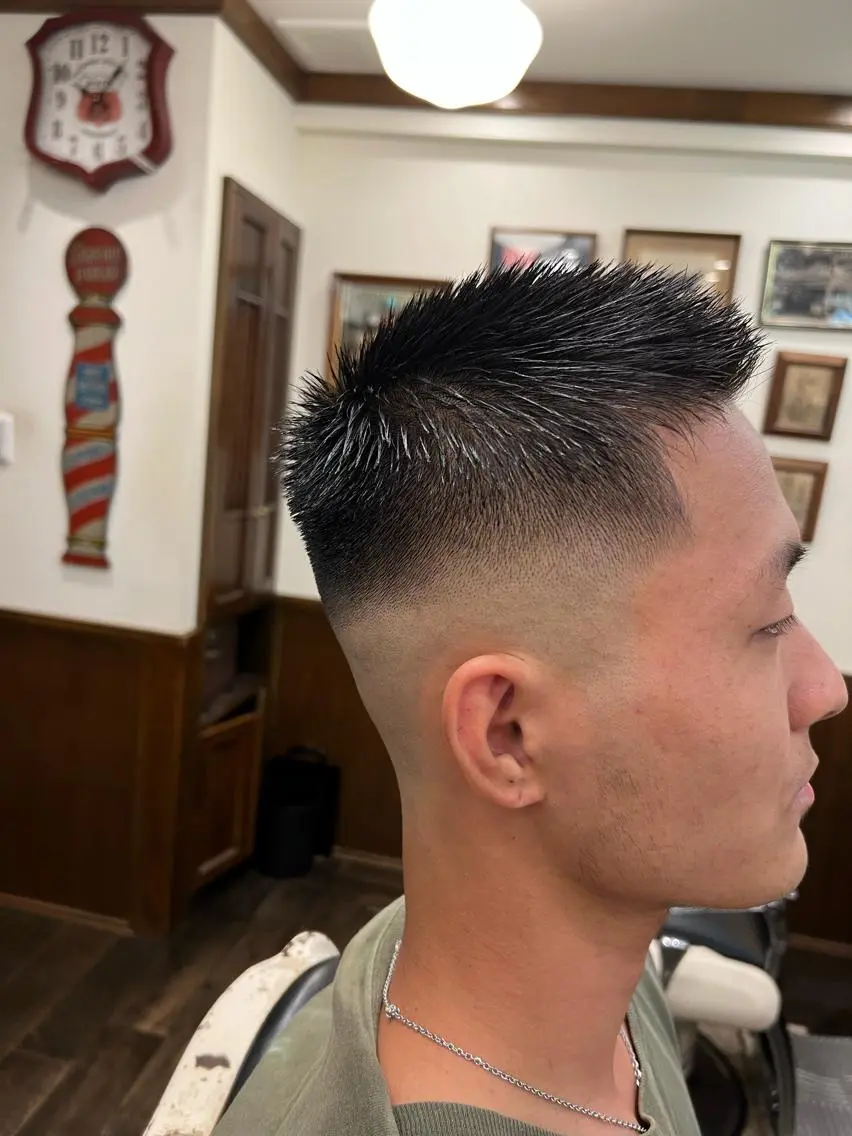 ショート メンズ フェードカット スキンフェード 大久保 竣太のヘアスタイル