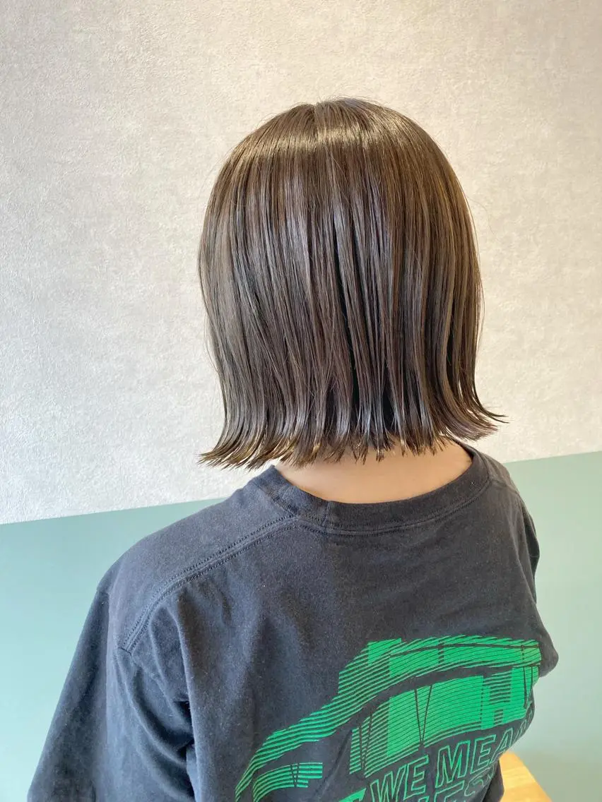 ショート カラー 切りっぱなしボブ ベージュカラー ブリーチ 透明感カラー デザインカラー カット ヘアカラー トリートメント ボブ/ハイトーン 福生Radix 下田のヘアスタイル