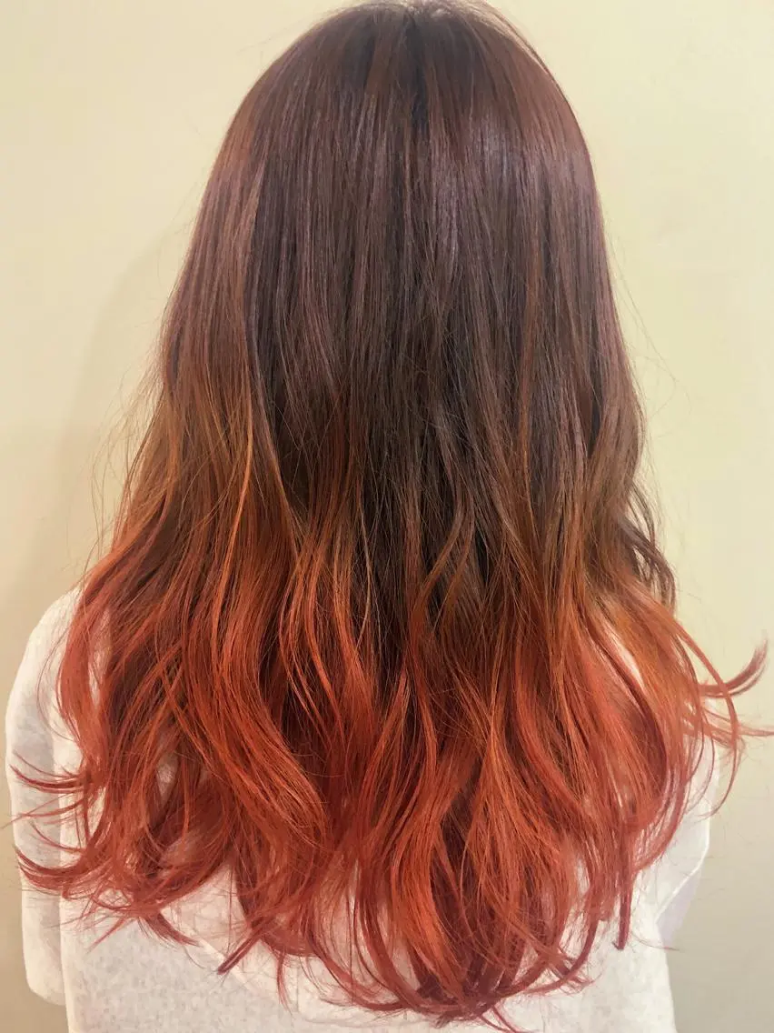 セミロング カラー ブリーチ グラデーションカラー 外ハネヘア 菅 翔太のヘアスタイル