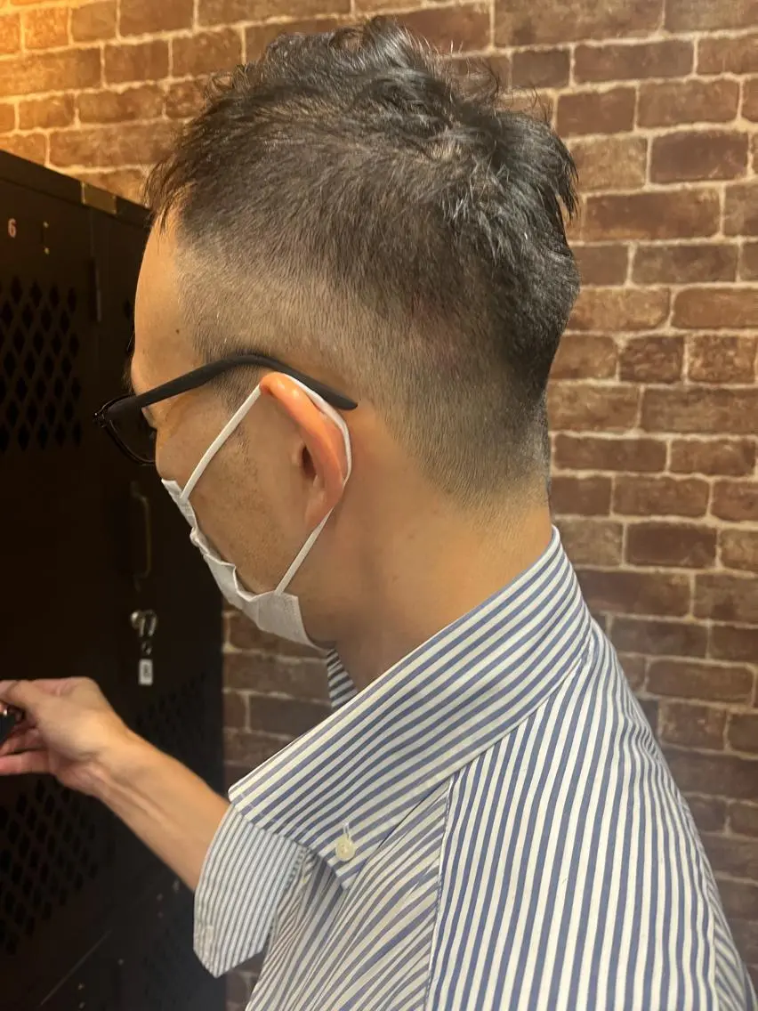 ショート ヘアアレンジ メンズ アイブロウ メンズハイライト メンズパーマ ケアカラー ピンクブラウン 眉カラー 久木原 ゆりのヘアスタイル
