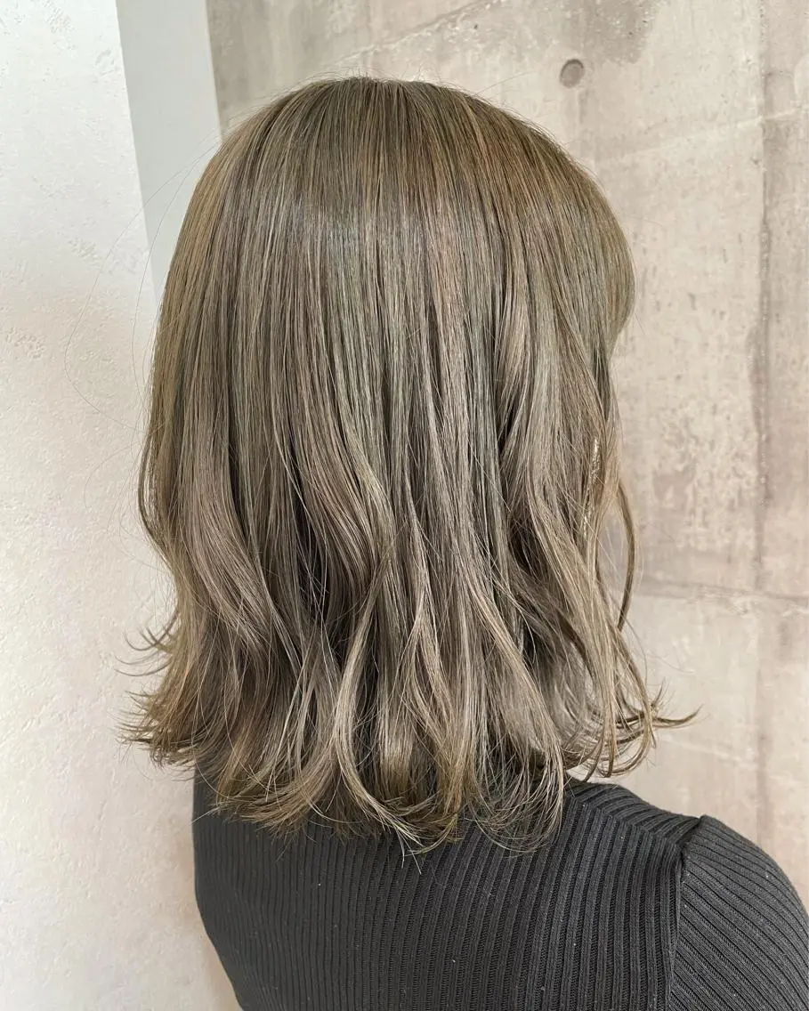 ミディアム 小松崎 結花のヘアスタイル