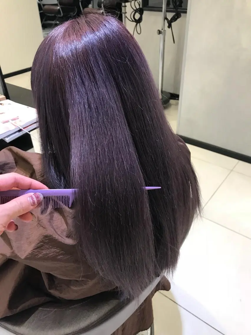 セミロング カラー アッシュ ブリーチ ラベンダーカラー ラベンダーアッシュ Renatus店長 金子裕美のヘアスタイル