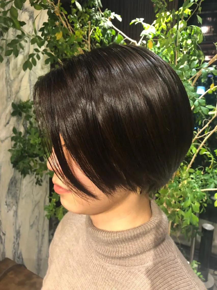 ショート カラー 藤井 さと実のヘアスタイル