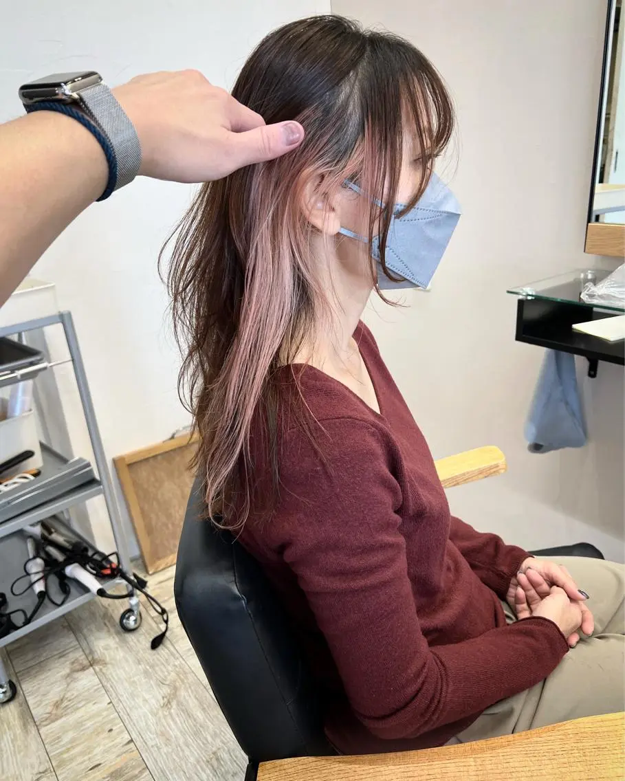 セミロング カラー インナーカラー テトネ タカシのヘアスタイル