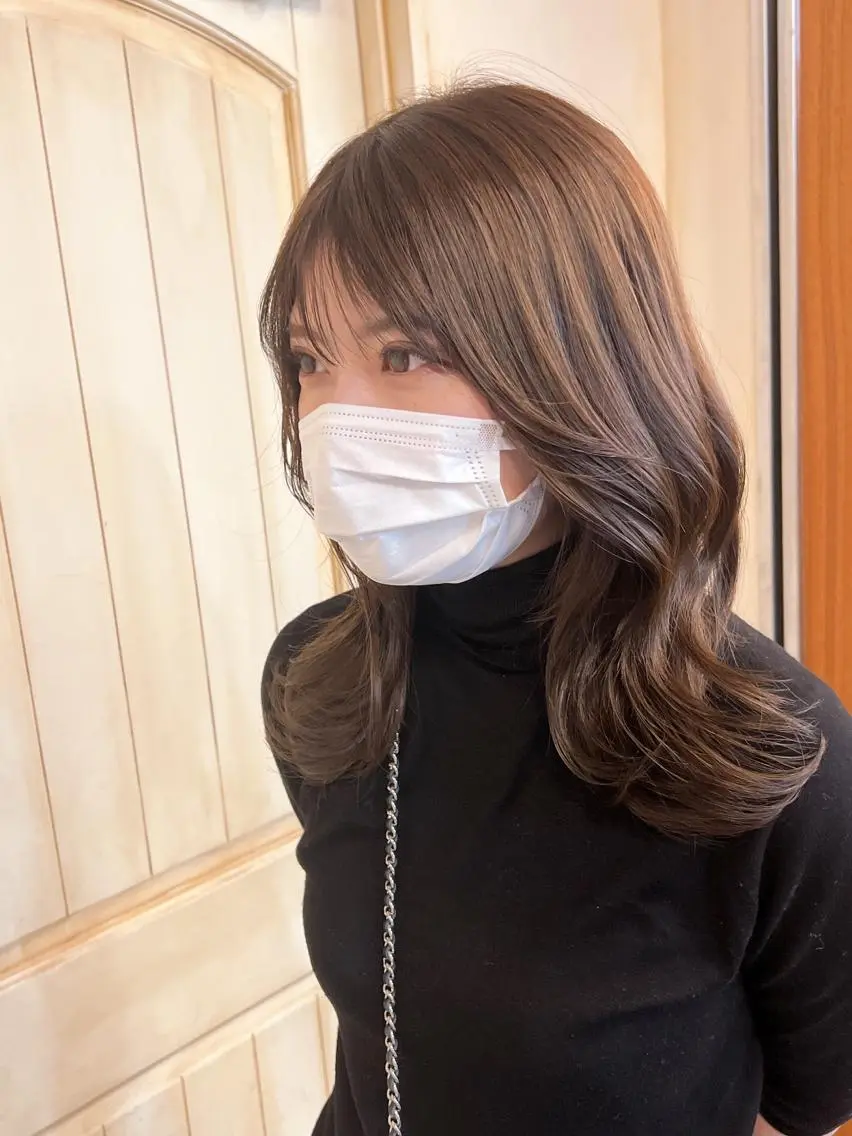 セミロング カラー ベージュカラー ブリーチ ブラウンカラー 透明感カラー ブリーチなしカラー 誰より丁寧なカット/ 小林輝/レイヤーのヘアスタイル