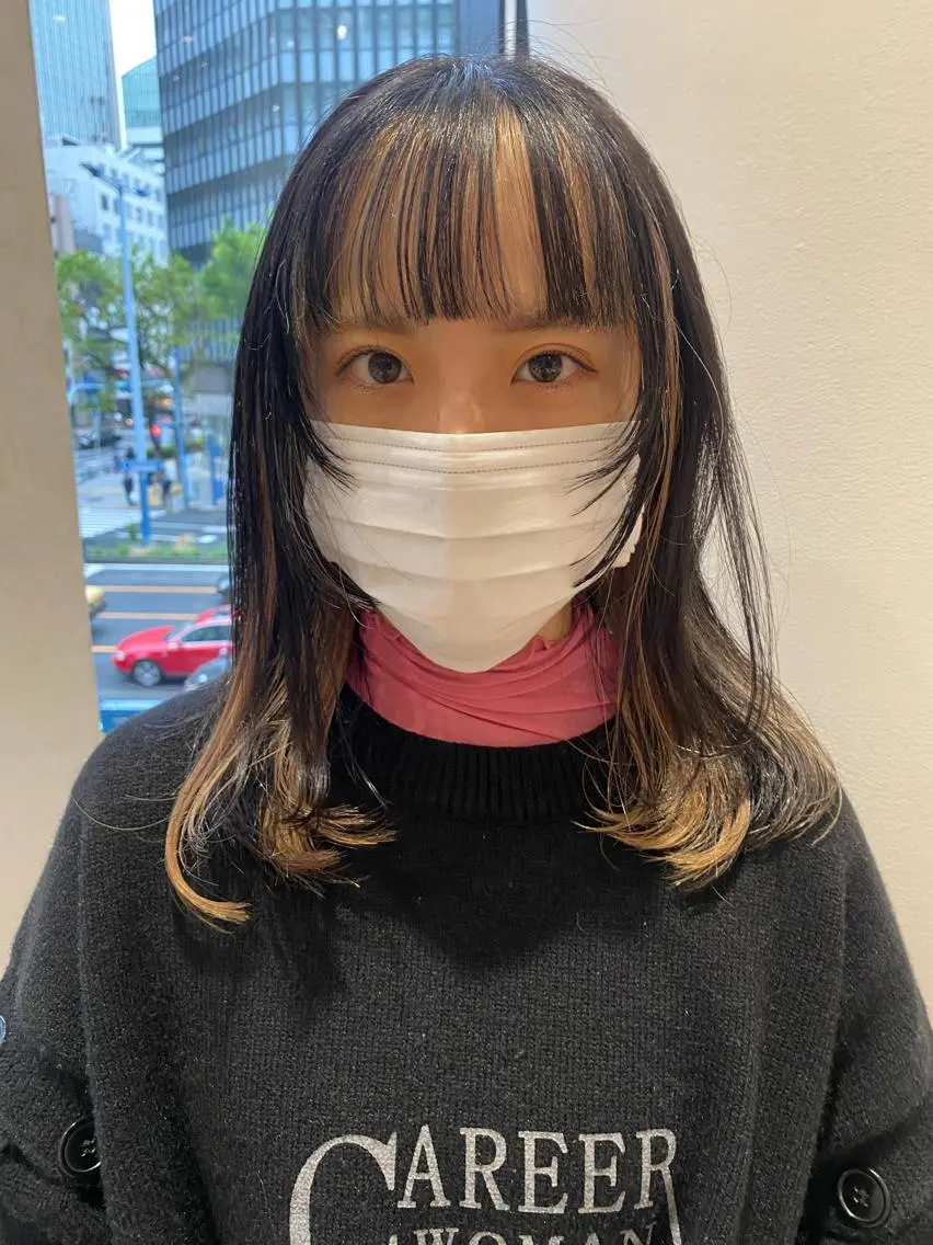 セミロング カラー インナーカラー レイヤーカット 増井 彩乃のヘアスタイル