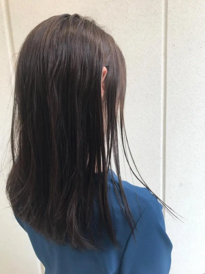 セミロング カラー アッシュ アッシュグレー カット ヘアカラー 柴田 祐輔のヘアスタイル