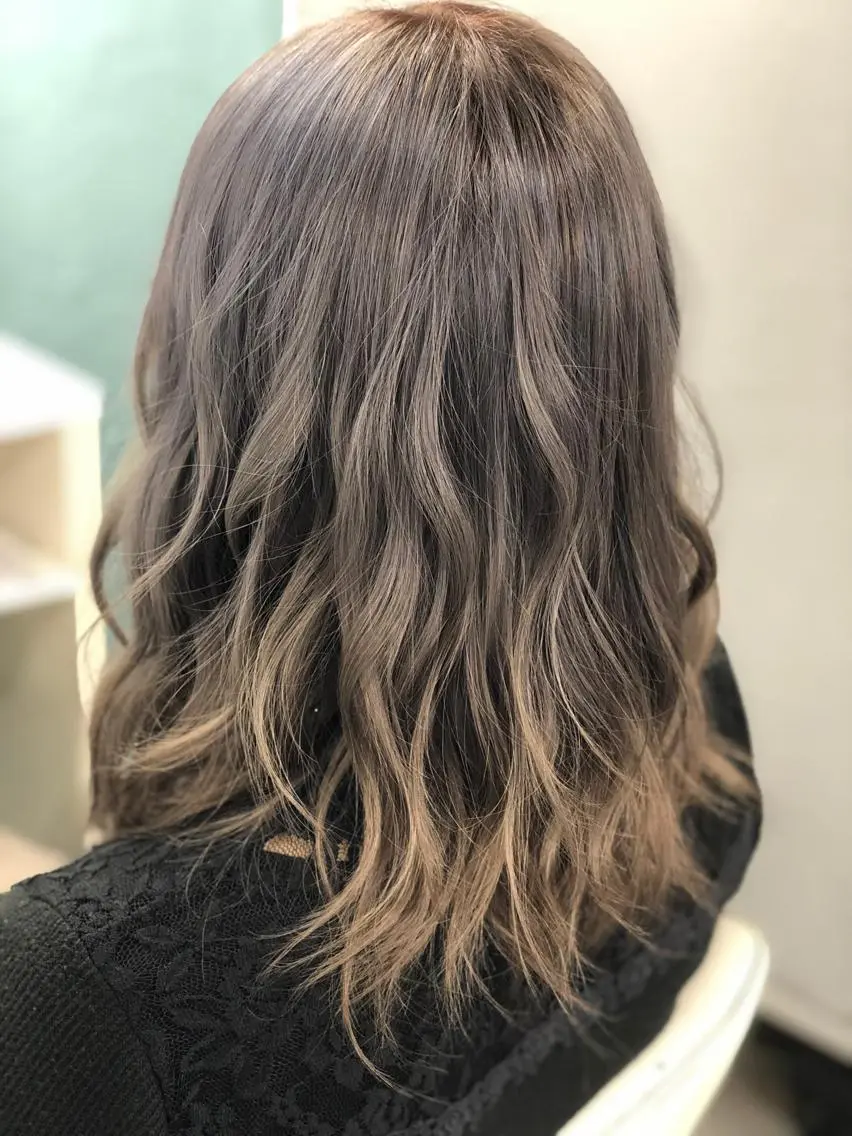セミロング アッシュ トリートメント ヘアカラー トリートメント みなみ ・のヘアスタイル