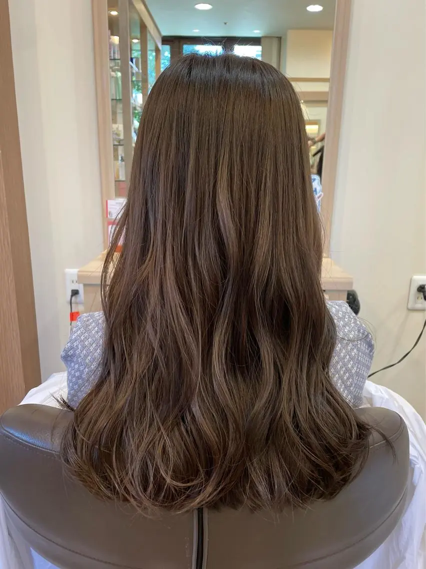 ロング アッシュ ヘアカラー sawa tamaeのヘアスタイル