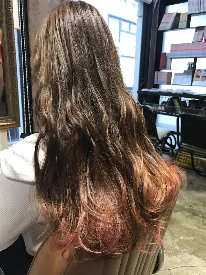 セミロング カラー パーマ ヘアアレンジ メンズ キッズ ネイル マツエク・マツパ ダブルカラー グラデーションカラー ピンクカラー カラーマツエク グラデーション サロンドミルク 原宿のヘアスタイル