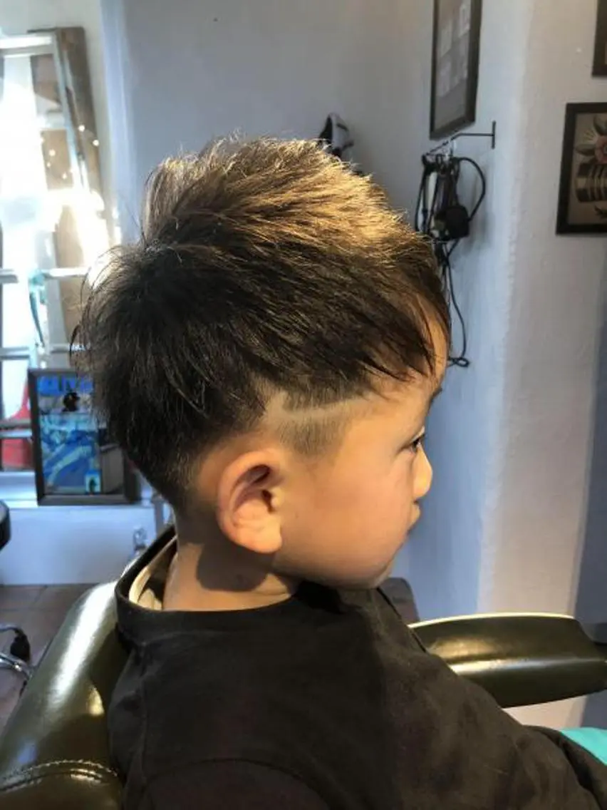 ショート メンズ キッズ ツーブロック カット 冨士川 英樹のヘアスタイル
