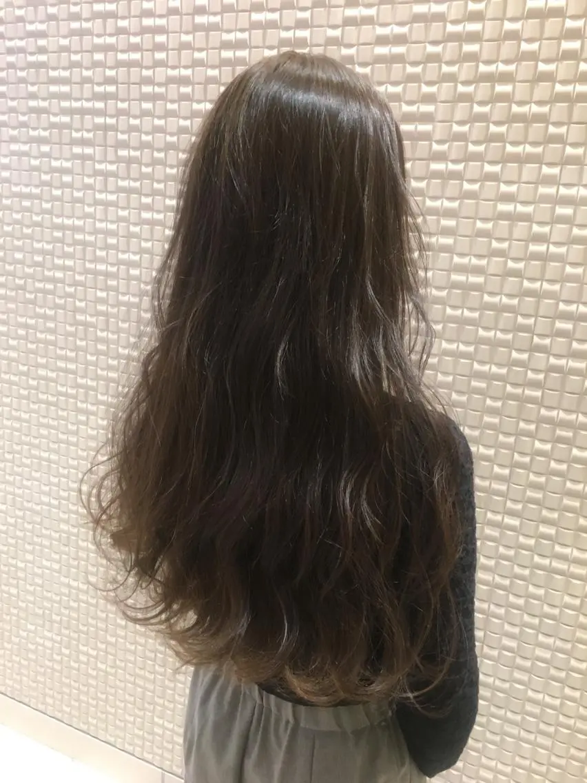 ロング カラー アッシュ ハイライトカラー ハイライト カット ヘアカラー トリートメント scene. haraのヘアスタイル