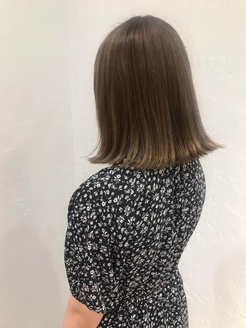 ミディアム カラー ベージュカラー ダブルカラー 🫧透明感カラー/ ボブ/小笠原汐海🪽のヘアスタイル