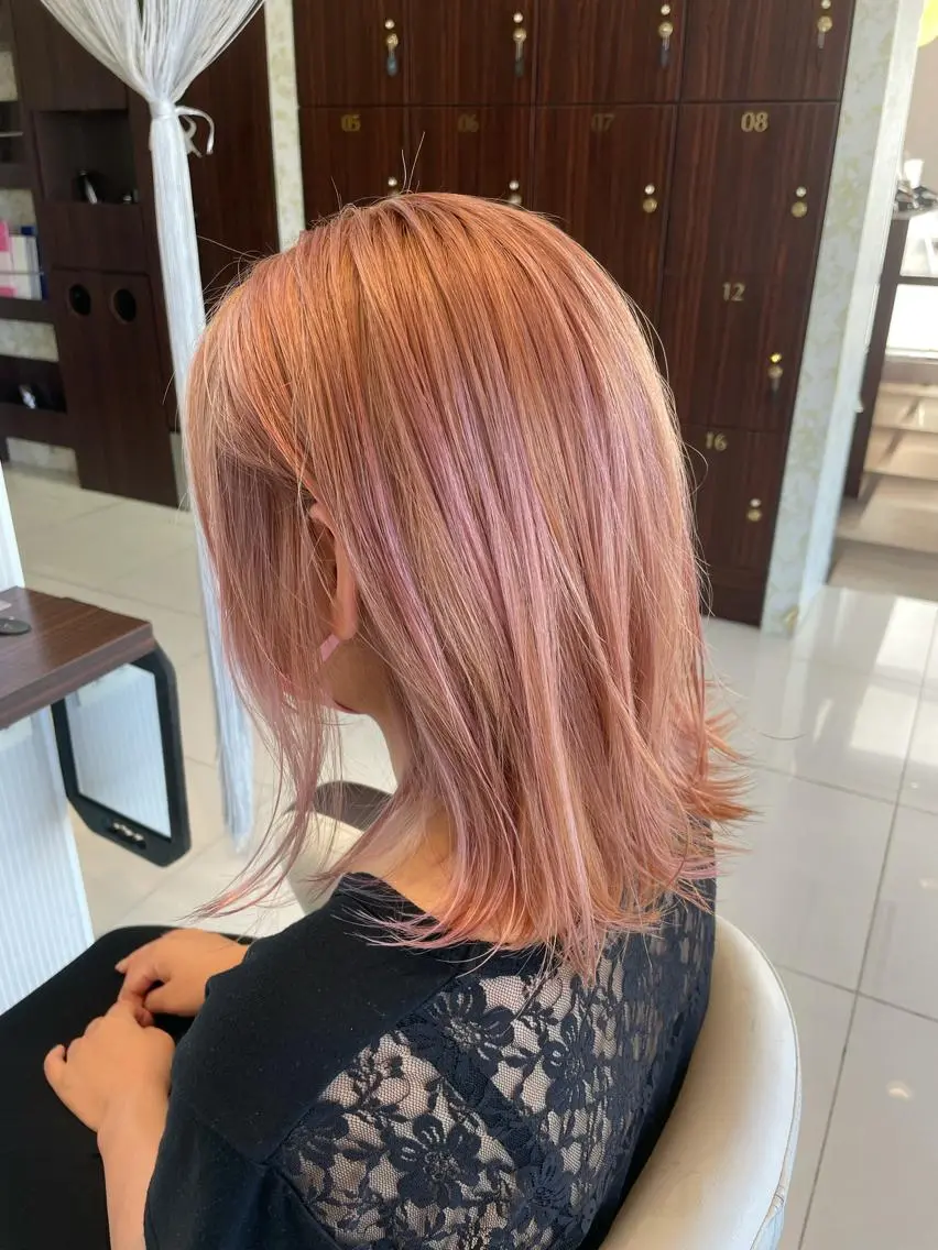 ミディアム ブリーチしてても 綺麗にかかる縮毛矯正のヘアスタイル