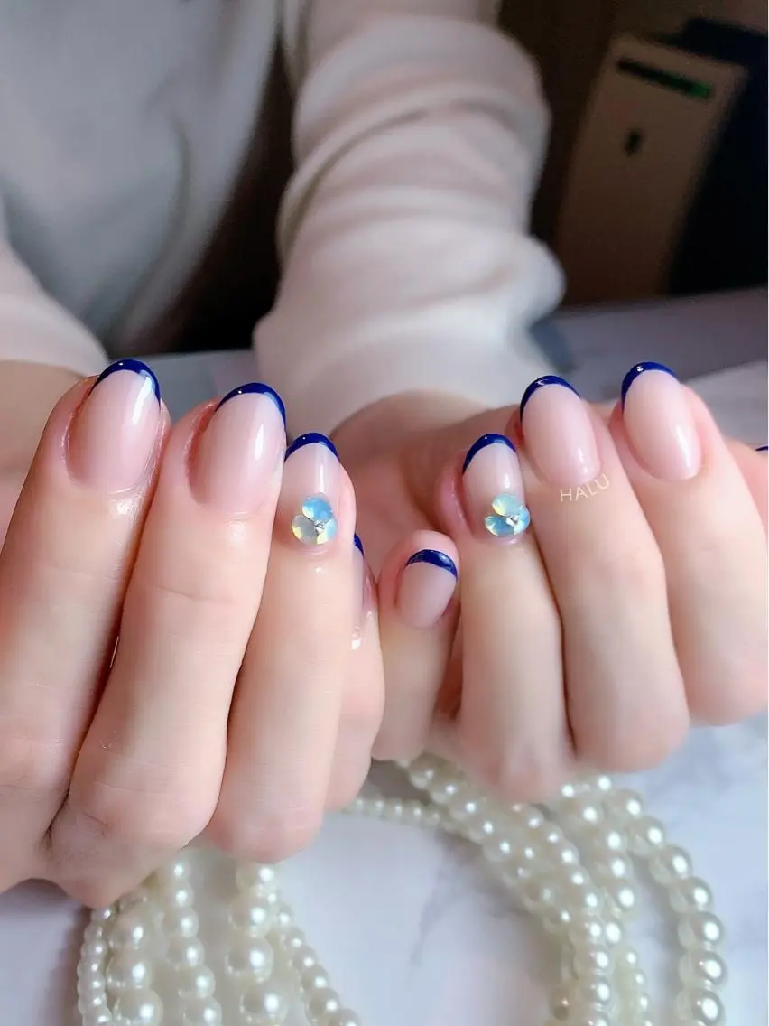 ネイル フレンチネイル ネイビー HALU ハルのネイルデザイン