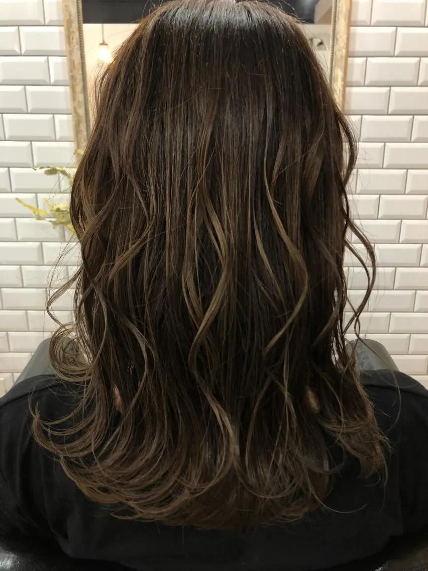 セミロング カラー カット ヘアカラー トリートメント 橋本 敬介のヘアスタイル