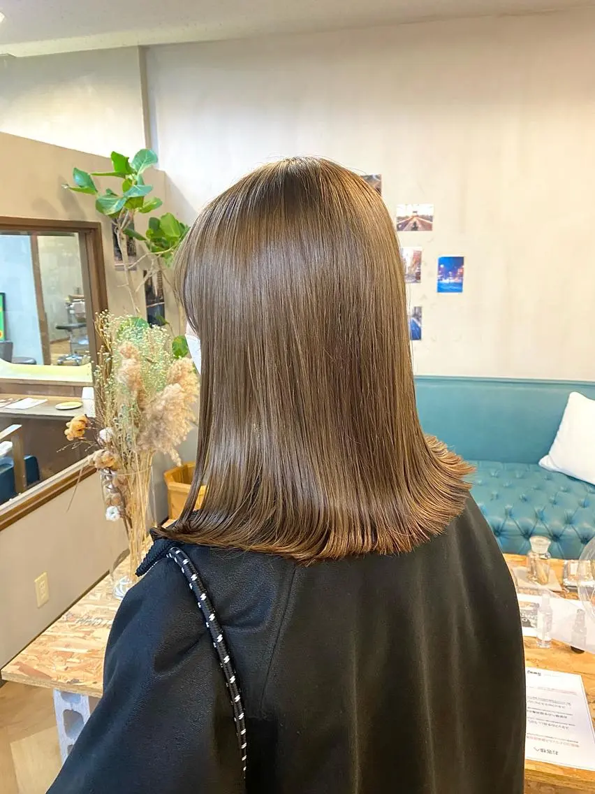ミディアム カラー パーマ ヘアアレンジ ベージュカラー ブリーチ オリーブベージュ カット ヘアカラー トリートメント ハル🌸柔色/ ブリーチなし/艶髪のヘアスタイル