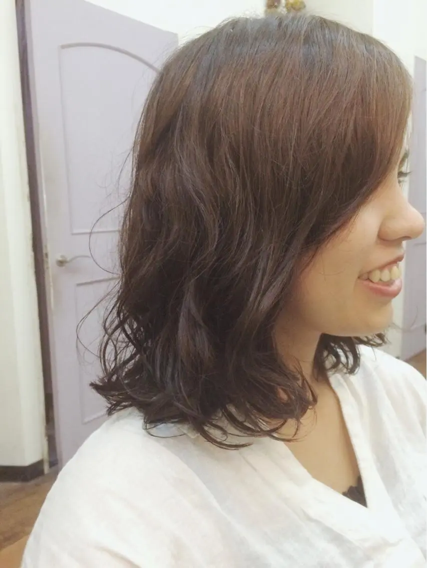 ミディアム ミディアムパーマ 島尻 徳人のヘアスタイル