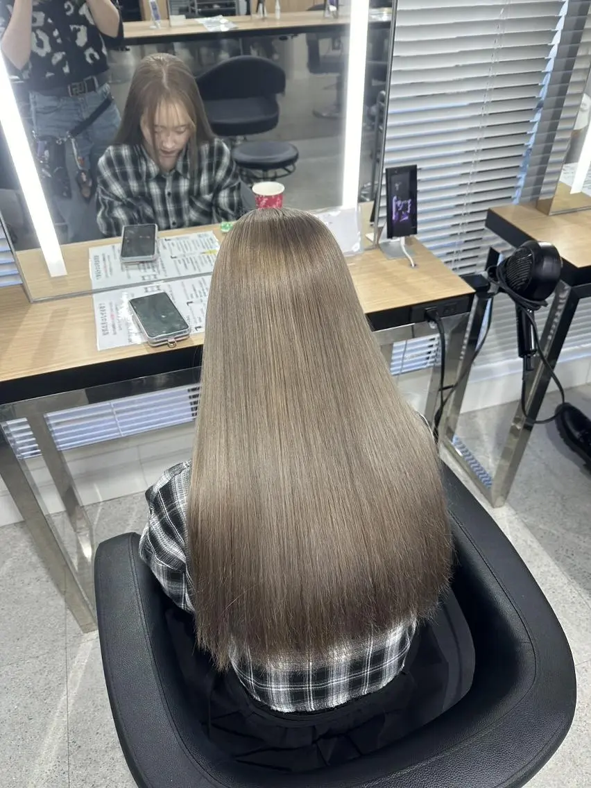 ロング カラー ヘアアレンジ ヘアカラー トリートメント NAMI🤎ブラウン &ミルクティー🤍のヘアスタイル