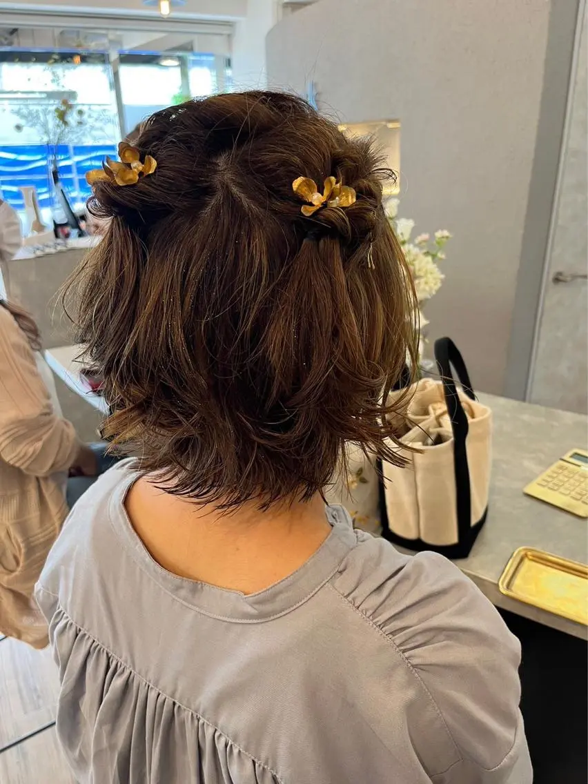 ショート ヘアアレンジ ブリーチ/ヘアセット 🪞🌙minamiのヘアスタイル