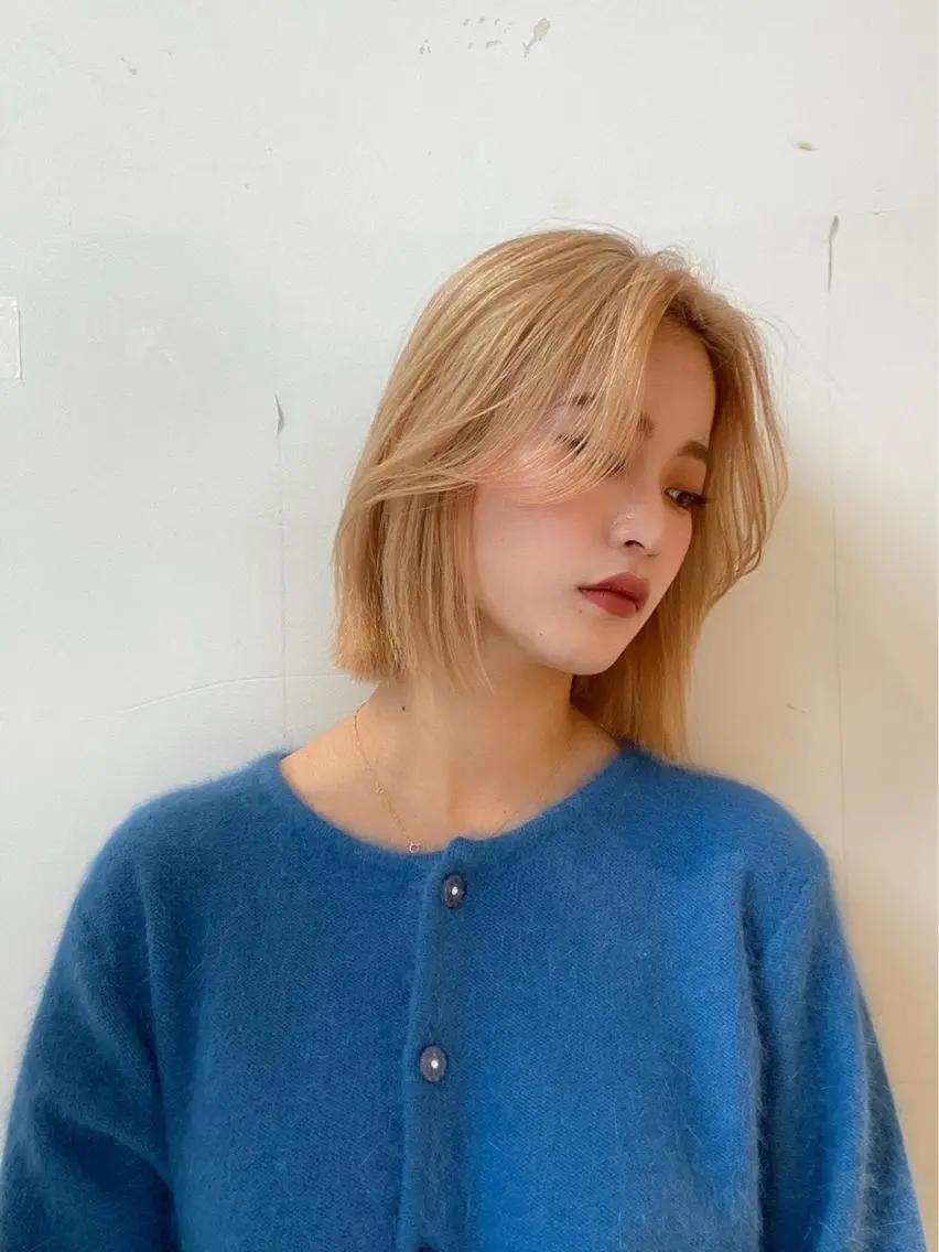ショート ボブ 顔まわりレイヤー レイヤーカット レイヤー専門家 ダブルカラー修のヘアスタイル