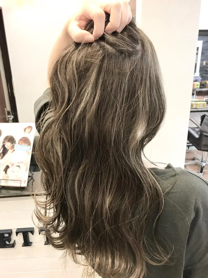 ロング 大澤 唯のヘアスタイル