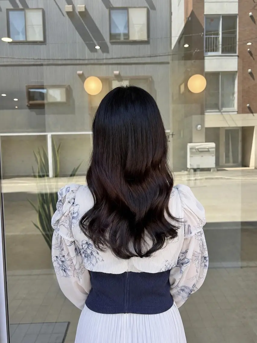 カラー ブリーチ ボルドーカラー ブラウンカラー 透明感カラー 韓国ヘアケアブリーチ 莉奈のヘアスタイル
