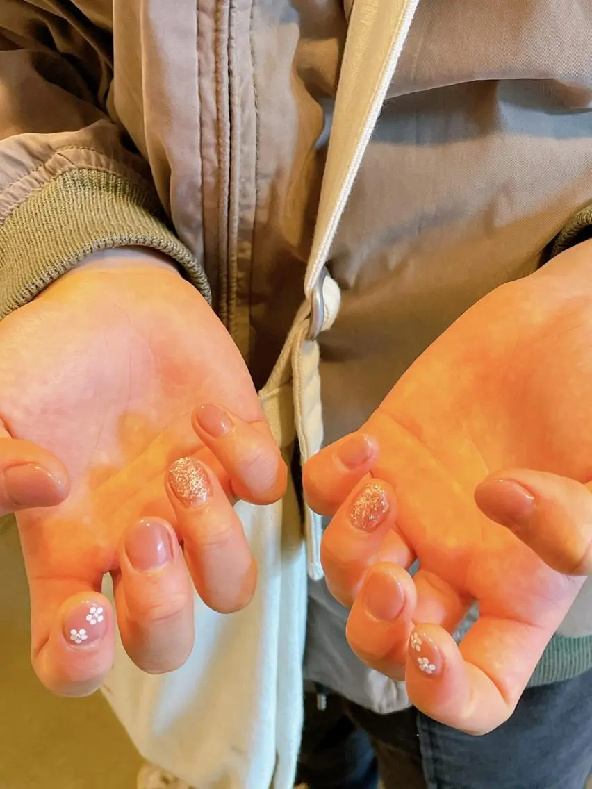 ネイル オーロラネイル フラワーネイル フットネイル フレンチネイル ジェルネイル mogunail &blowのネイルデザイン