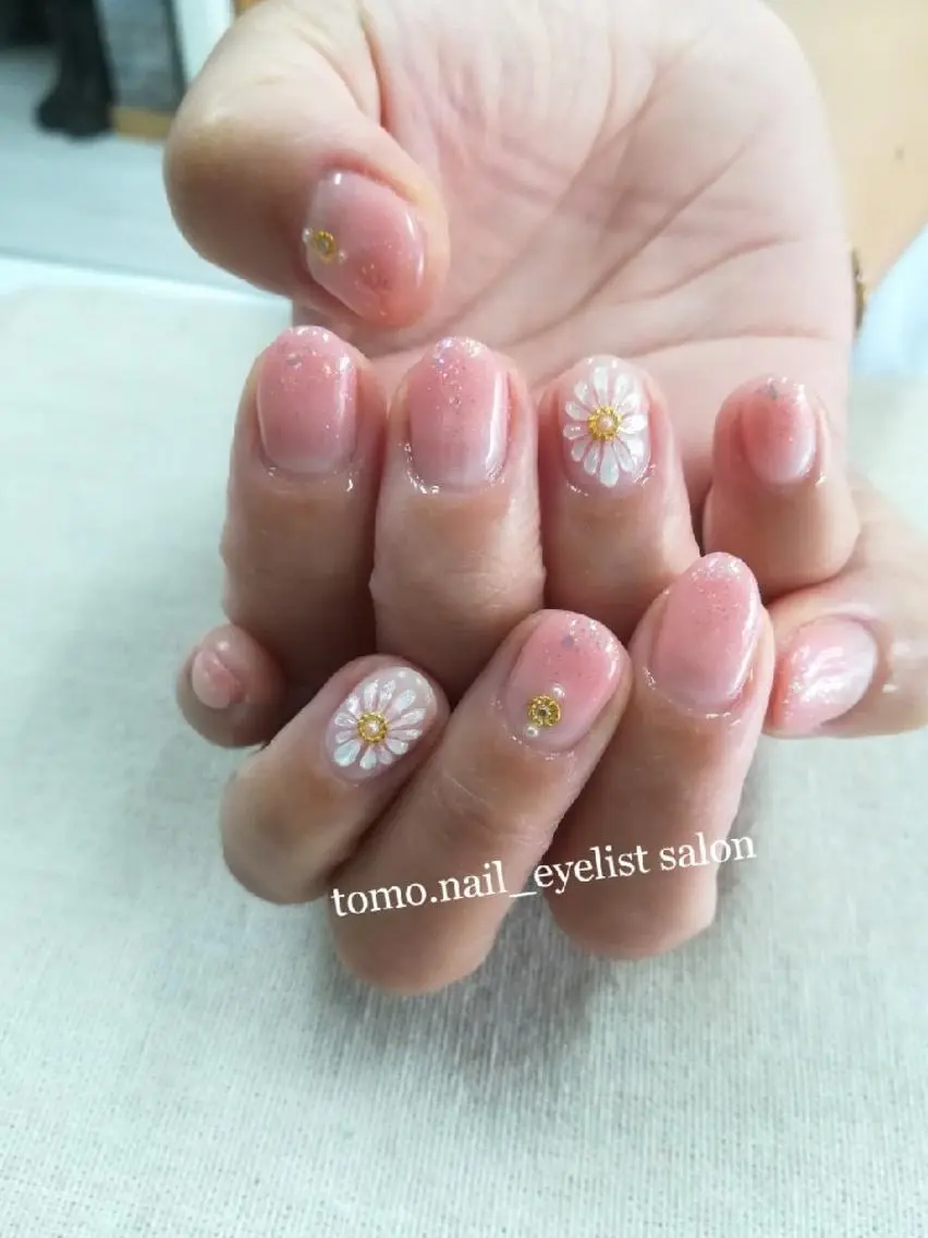 ネイル フラワーネイル ジェルネイル ソフトジェル tomonail eyelistのマツエク・マツパデザイン