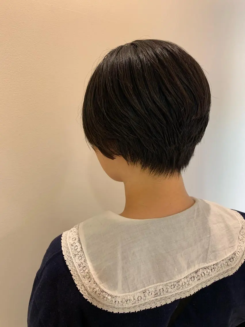 ショート カット 顔まわりカット✄ ベージュカラー🧸のヘアスタイル