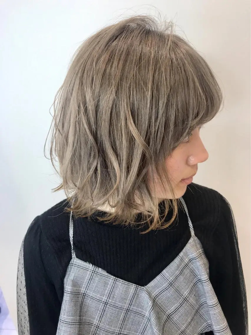 ミディアム カラー アッシュ アッシュグレー アッシュグレージュ グレージュ カット ヘアカラー トリートメント インナーエクステ渋谷 🦋KAJIのヘアスタイル