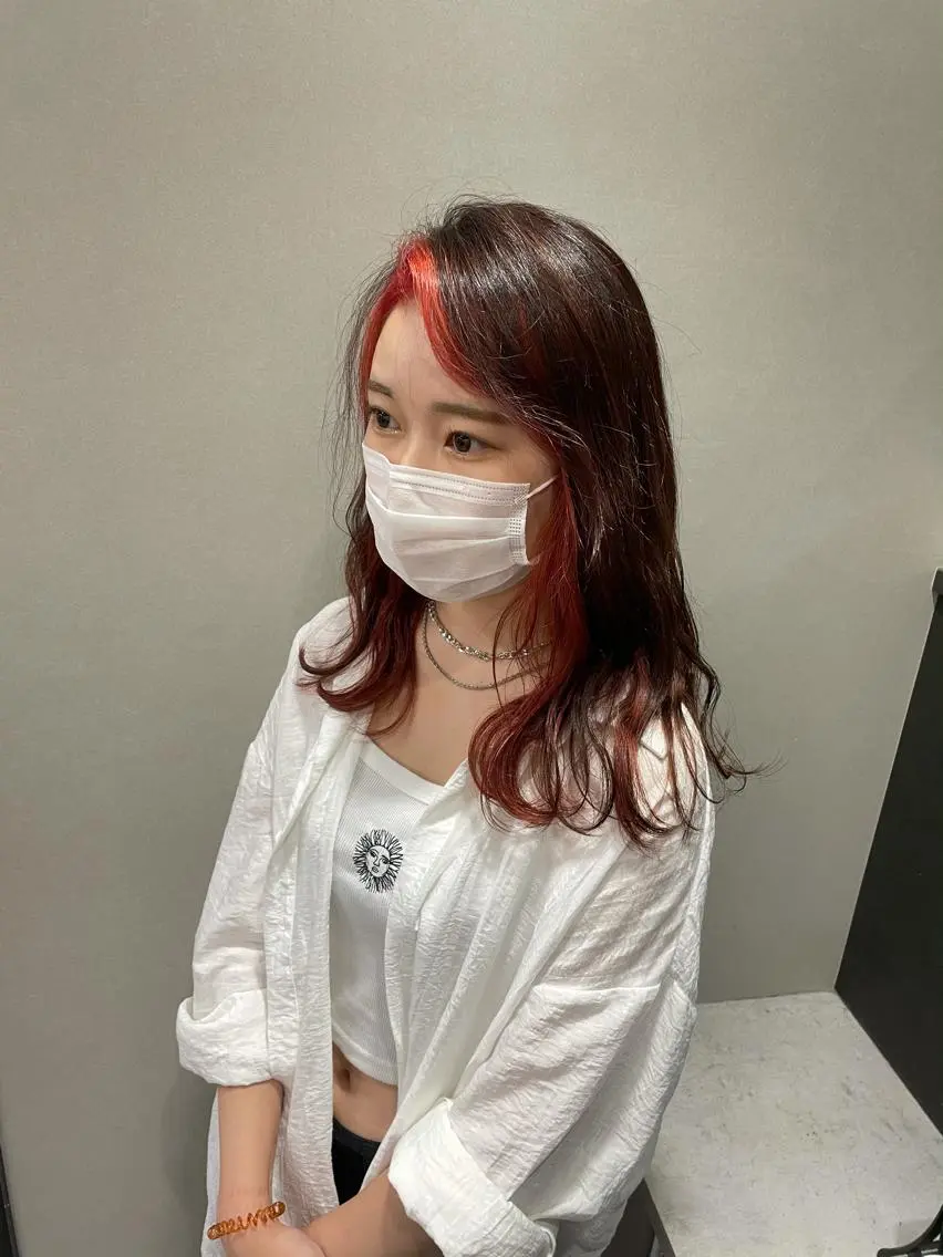 ロング カラー ミストバング フェイスフレーミング インナーカラー レッドカラー 浦野 剛志のヘアスタイル
