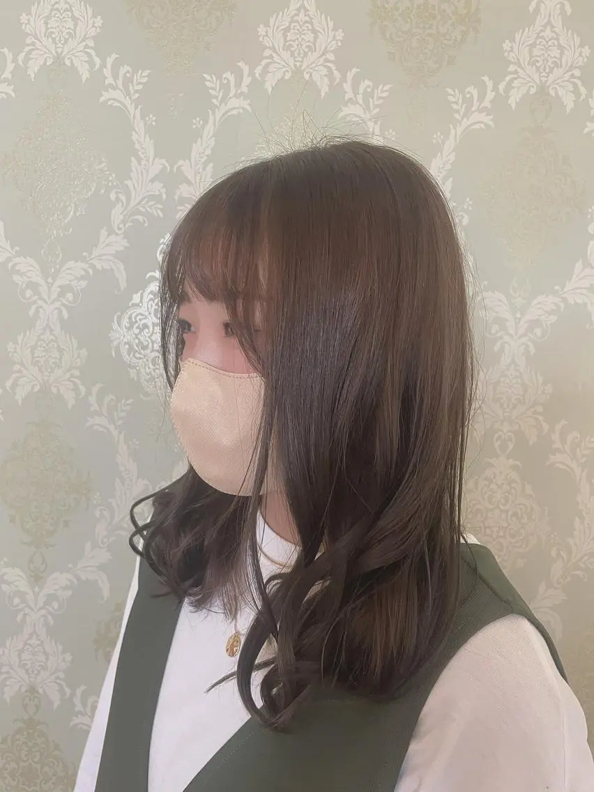 ミディアム カラー オリーブカラー EARTH中島 秋桜久のヘアスタイル