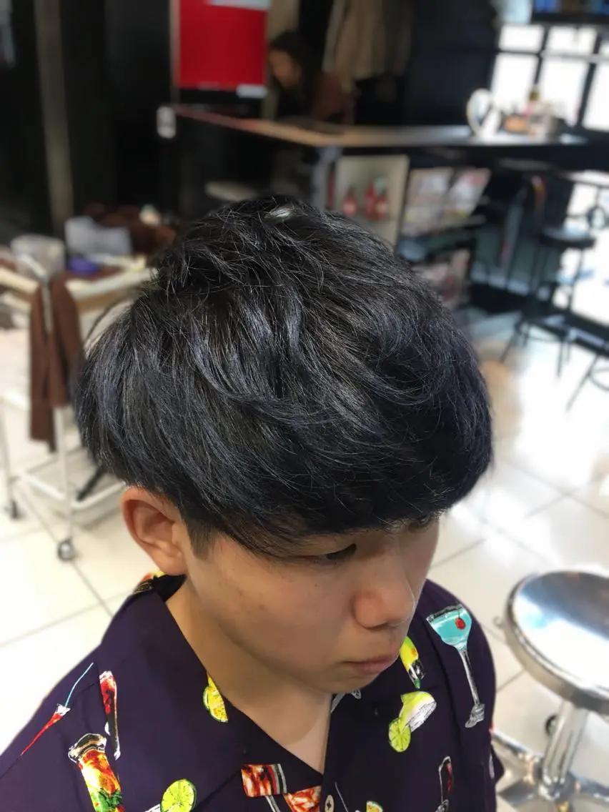 ショート カラー メンズ ブルーカラー ブルージュ メンズ特化🔥 アサオカカズキのヘアスタイル
