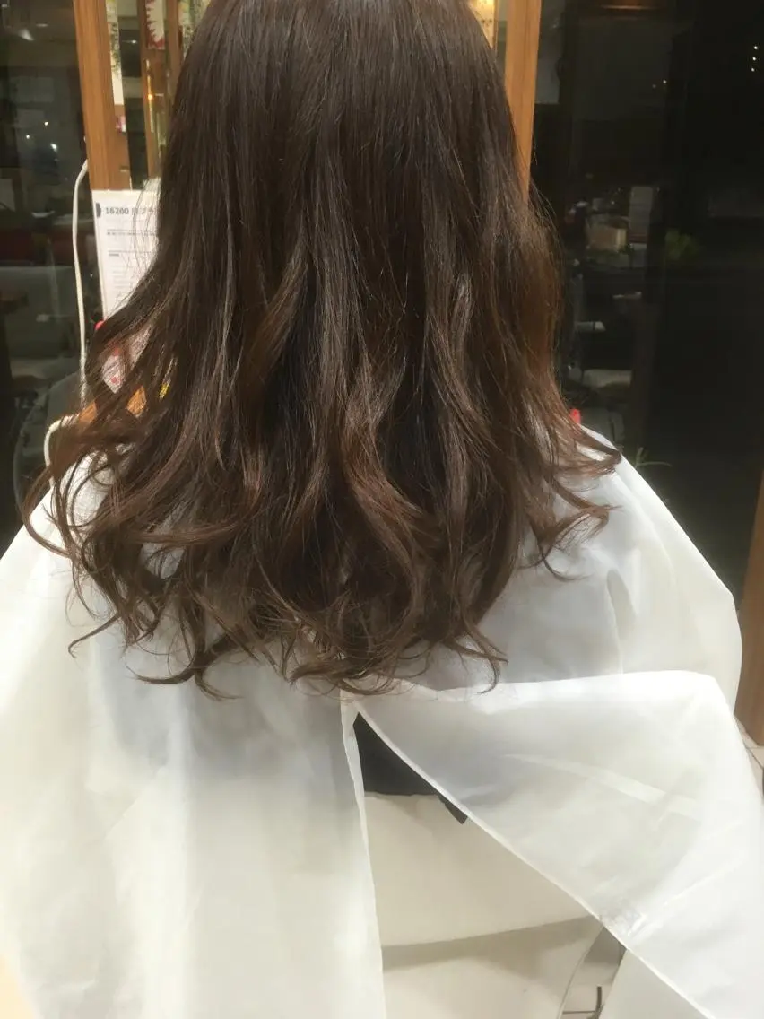ミディアム カラー 白髪ぼかしハイライト 柳川拓哉のヘアスタイル