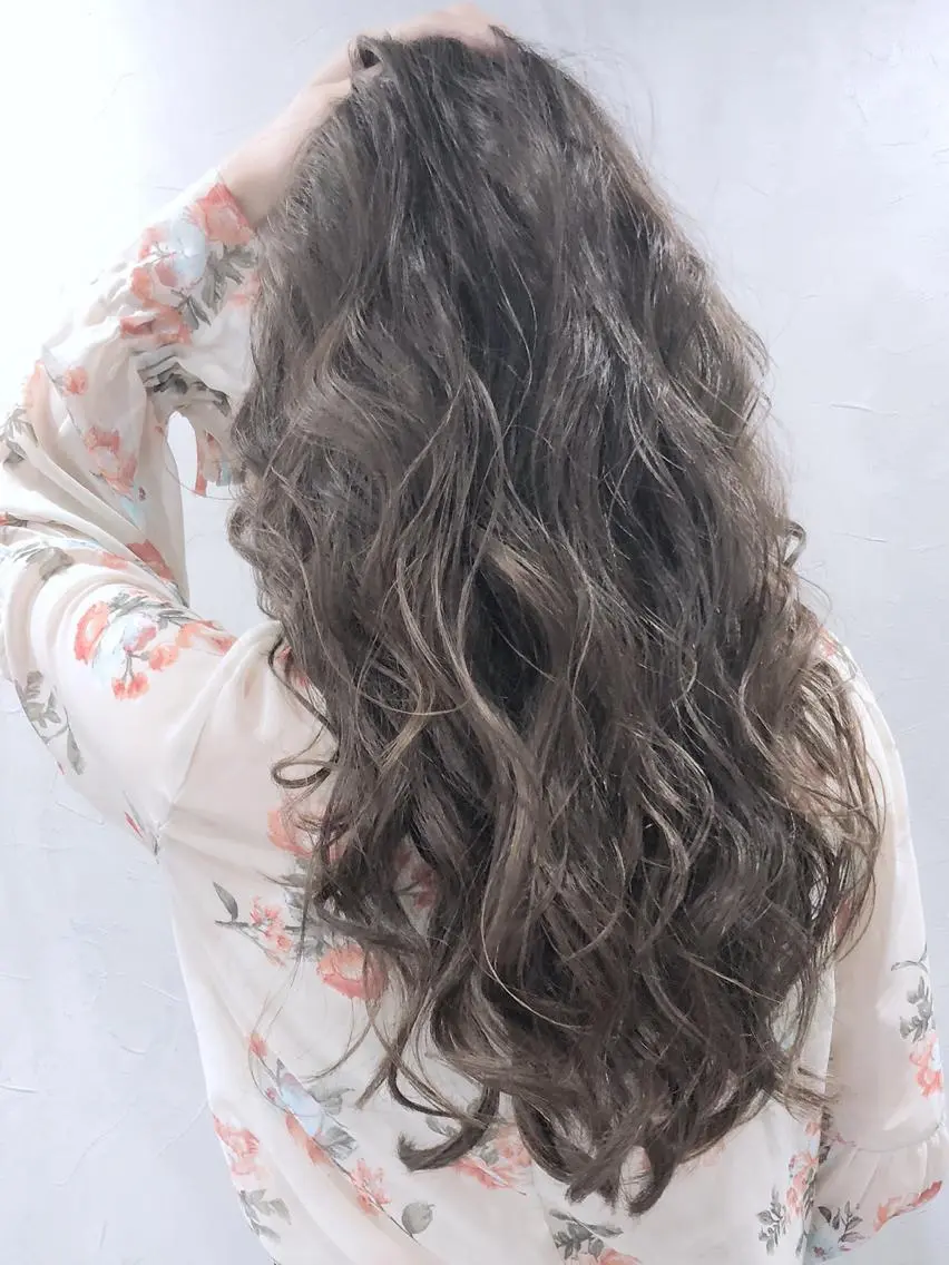 ロング ハイライト カット ヘアカラー トリートメント ⭐️店長 藤野 正博⭐️のヘアスタイル